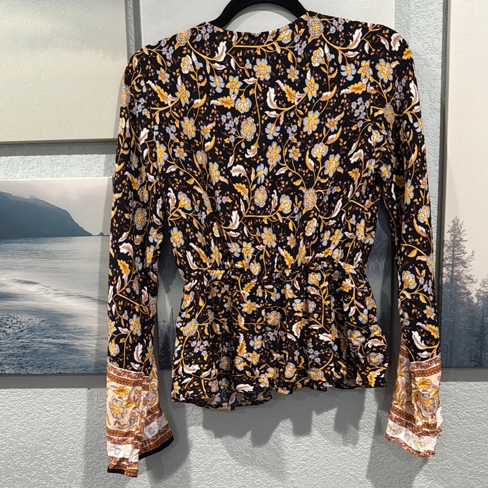 Chic Bohemian Floral Top - Picture 6 of 6